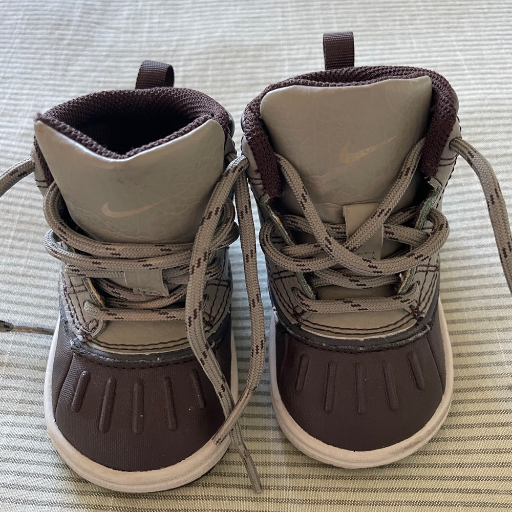 Nike kid boots